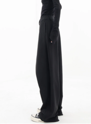 Aishia  | Asymmetric Baggy Pants